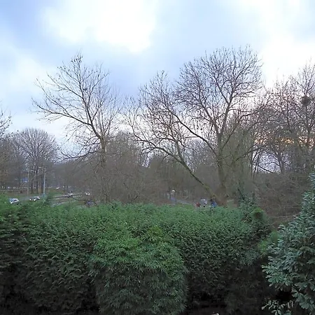 Sloterpark Bed & Breakfast 4*
