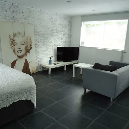 Bed and breakfast Sloterpark 4*