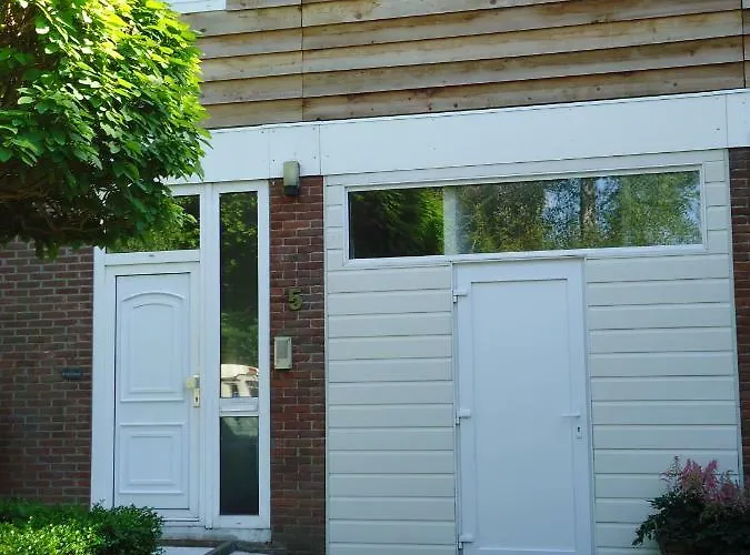 Bed and breakfast Sloterpark 4*